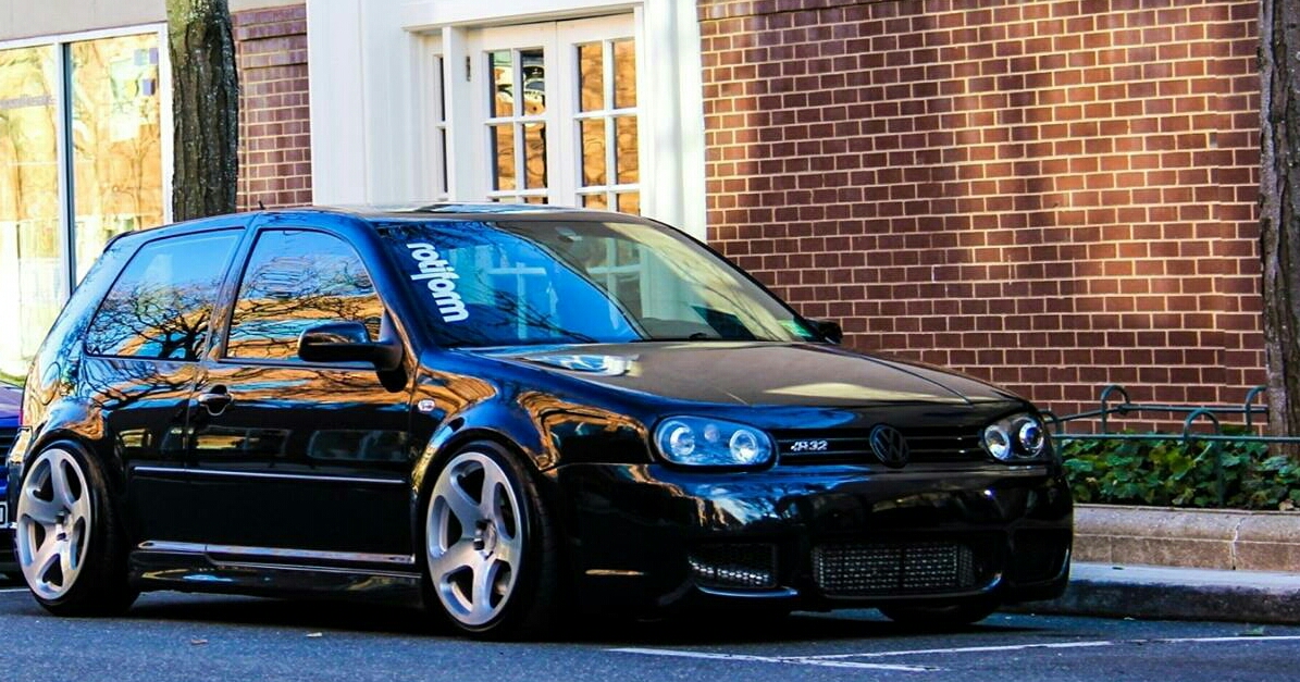 VW Golf R32 MK4 Black low 012